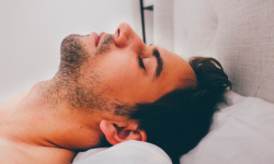 Сколько длится здоровый сон человека?